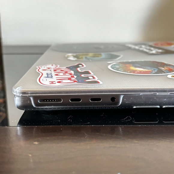 MacBook Pro 14inch - Picture 6 of 9